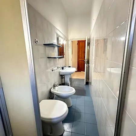 Apartamento Bilocale Del Sole A Due Passi Dalla Stazione Florença